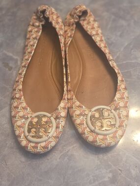 Tory Burch Printed Logo Ballet Flats in Multicolor